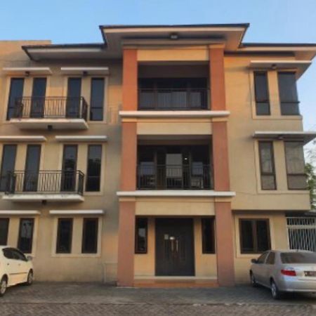 Oyo 93109 Garden Homestay 1 Tpr Surabaya Dış mekan fotoğraf