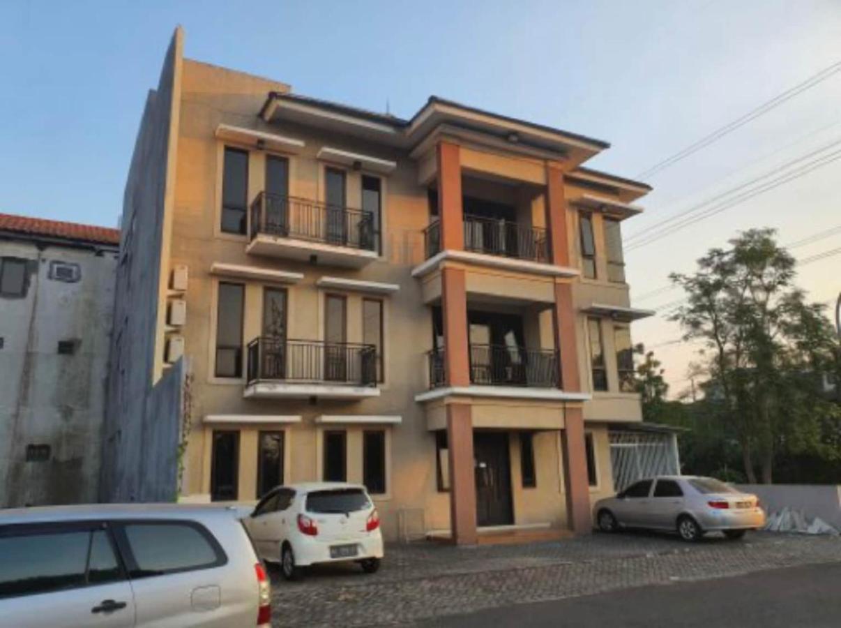 Oyo 93109 Garden Homestay 1 Tpr Surabaya Dış mekan fotoğraf
