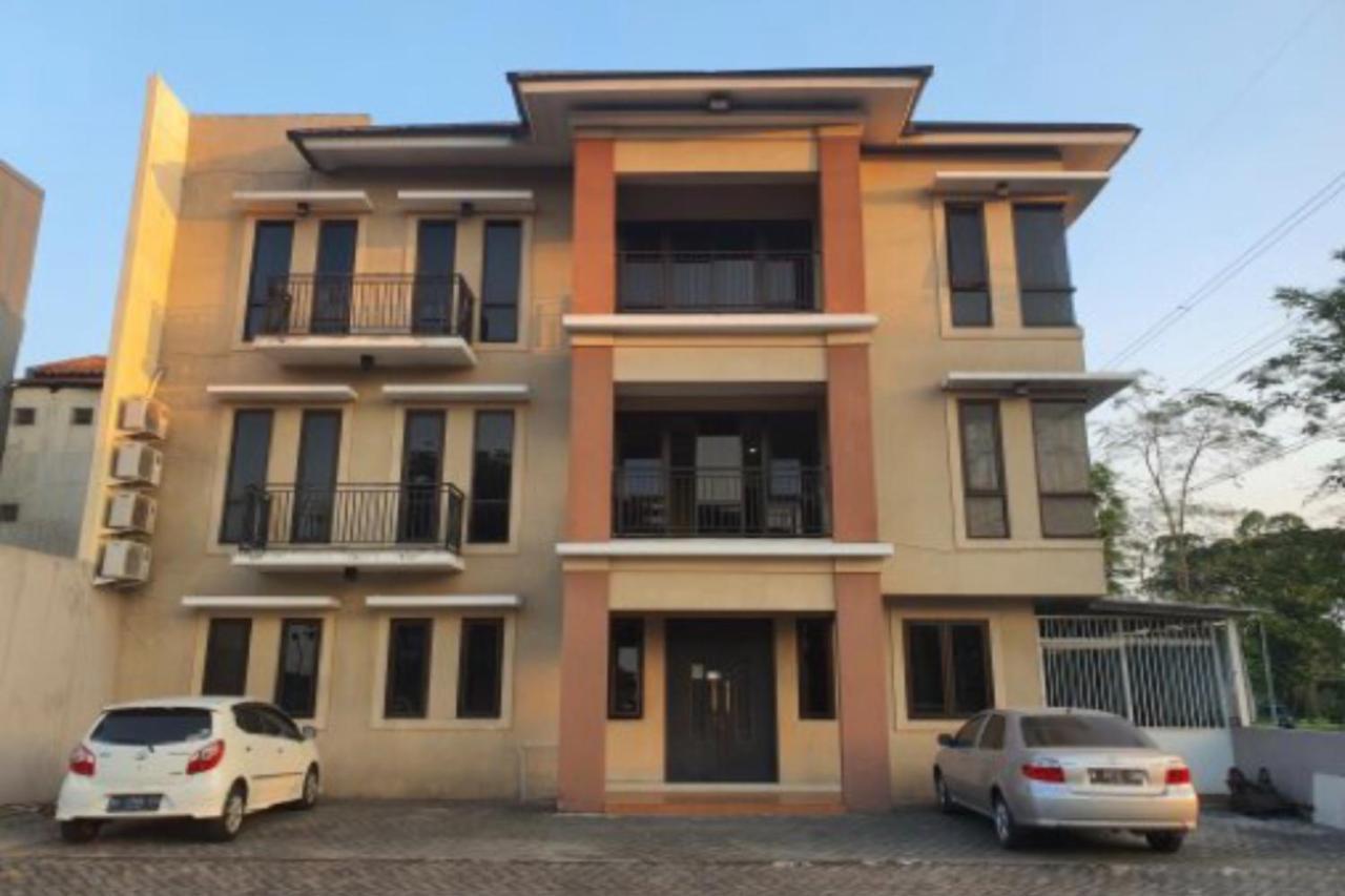 Oyo 93109 Garden Homestay 1 Tpr Surabaya Dış mekan fotoğraf