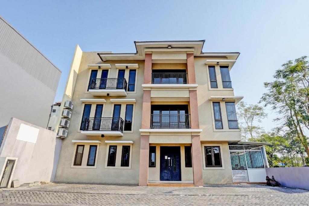 Oyo 93109 Garden Homestay 1 Tpr Surabaya Dış mekan fotoğraf